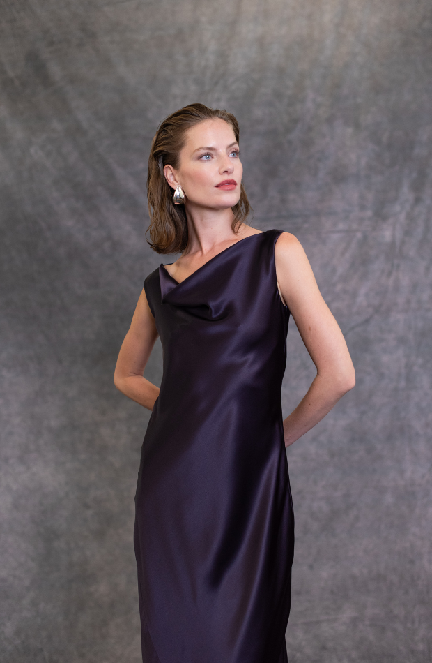 SILK CREPE SLEEVELESS FRONT DRAPING BIAS