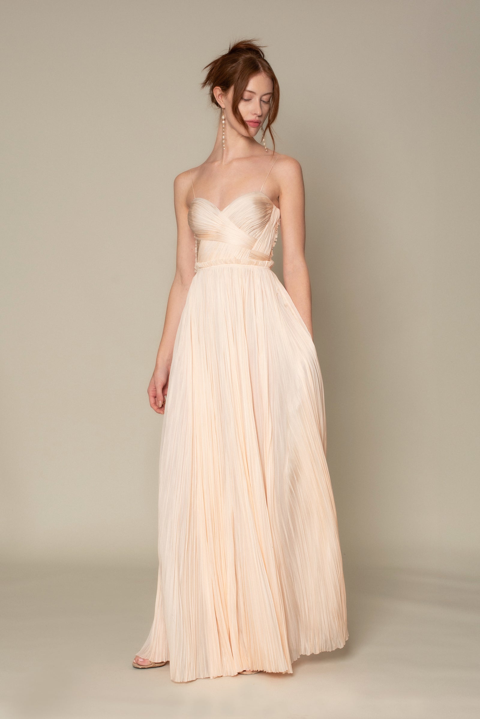 SWEETHEART SLEEVELESS HAND PLEATING SILK SATIN GOWN