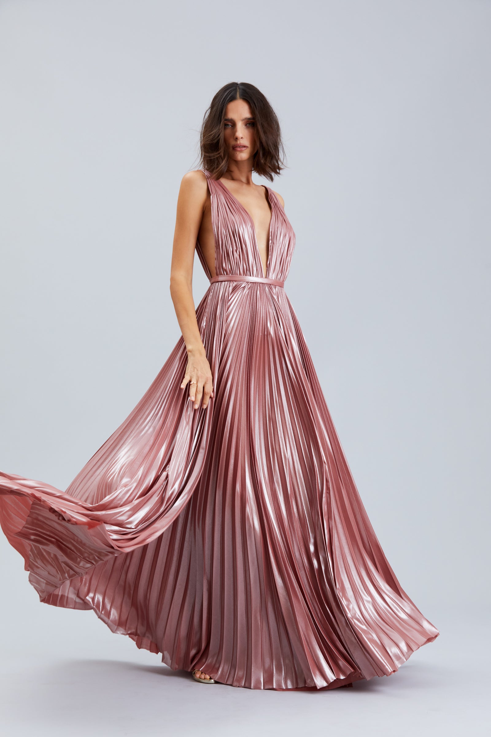 BERRY METALLIC  V NECK PLEATING GOWN
